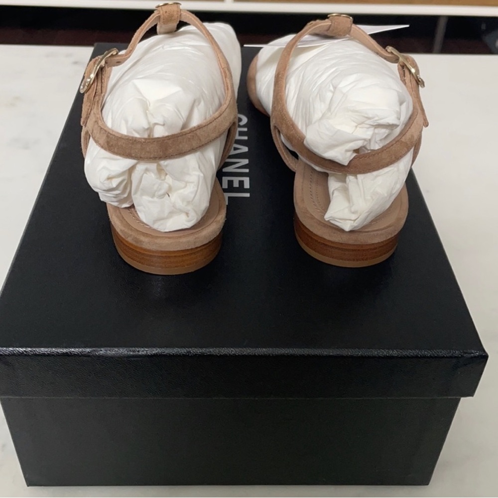 Chanel Beige Thong Sandal With Chain Detail NWT 36 - Picture 3 of 9